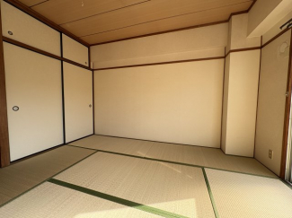 柔らかい畳が心地よい和室