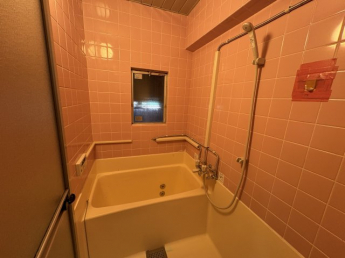 コンパクトで使いやすいお風呂です