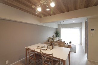 【居間・リビング】