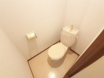 シンプルで使いやすいトイレです