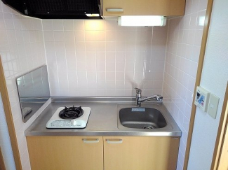 コンパクトなキッチンで掃除もラクラク