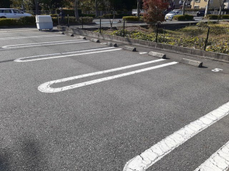 車をお持ちの方に嬉しい駐車場付きの物件です