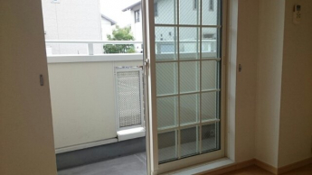 開放的で明るい空間を演出してくれるバルコニーです