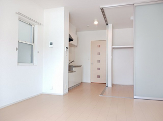 こちらの居間で趣味の時間をお楽しみください