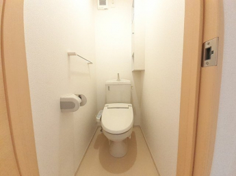 コンパクトで使いやすいトイレです