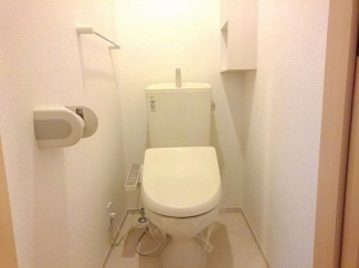 コンパクトで使いやすいトイレです