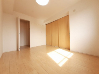 内装は落ち着いています