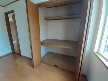 たっぷりとした収納スペースです