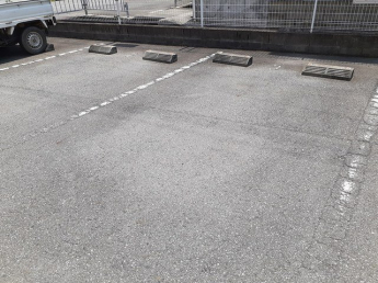 駐車場に車を止められます