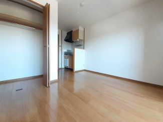 こちらのリビングで趣味の時間をお楽しみください