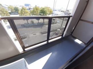 落ち着いた時間を過ごせるバルコニーです