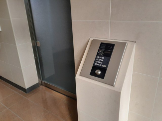 毎日通るエントランスはこのようになっています