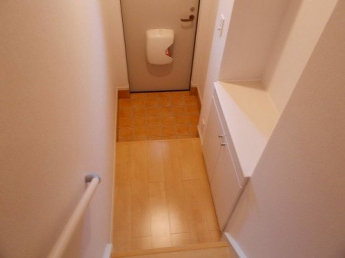 収納もある玄関です