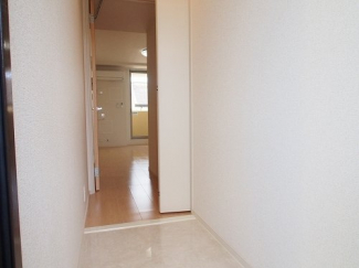 明るい玄関です