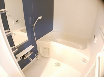 落ち着いた空間のお風呂です