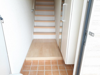 落ち着いた玄関です