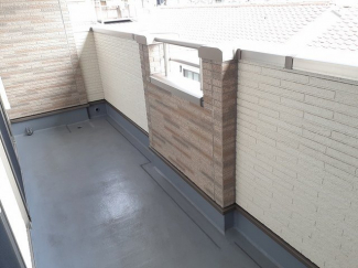 外からの目が気にならないバルコニーで洗濯物が干せます