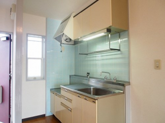 コンパクトなキッチンで掃除もラクラク