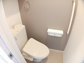 コンパクトで使いやすいトイレです