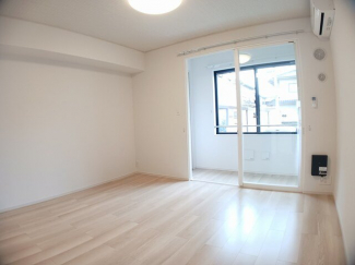 明るい室内です