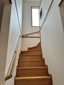 どのお部屋も採光がしっかりとれて明るい空間です！家具等は画像