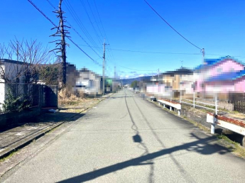 【前面道路含む現地写真】