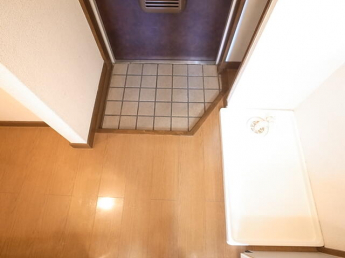 玄関・洗濯機置き場