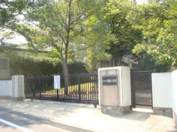 四国中央市立妻鳥小学校まで511m