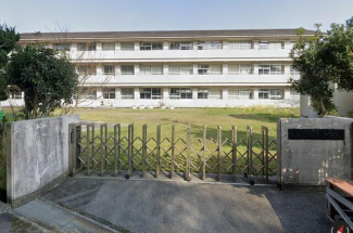 松山市立旭中学校まで784m