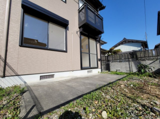 お洗濯物も良く乾きそう！プランターで家庭菜園も良さそうですね