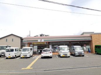 セブンイレブン伊丹南鈴原店まで600m
