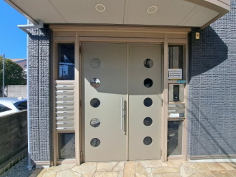 【エントランス】