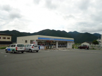 ローソン篠山インター店まで539ｍ
