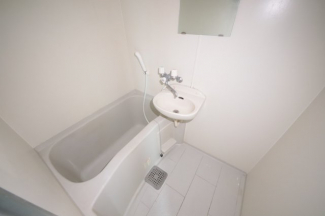 コンパクトで使いやすいお風呂です