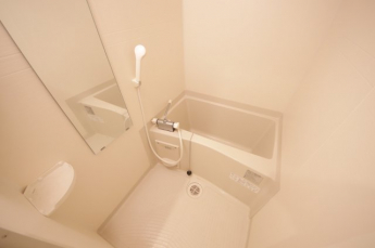 コンパクトで使いやすいお風呂です