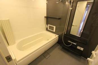 コンパクトで使いやすいお風呂です