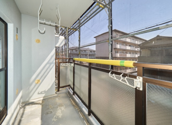東面バルコニー。現在外壁塗装中です