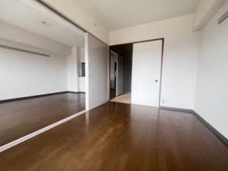 スタンダードな洋室です