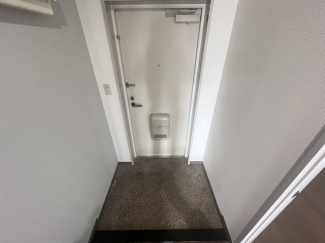 明るい玄関です