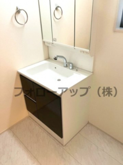 朝の身支度には欠かせない独立洗面化粧台