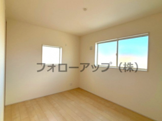 ゆったりした洋室です