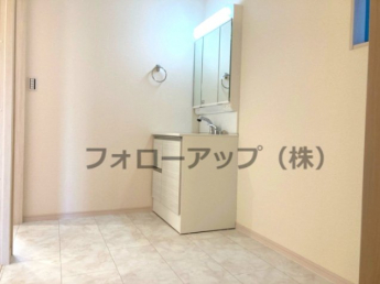 朝の身支度には欠かせない独立洗面化粧台