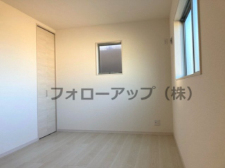 ゆったりした洋室です