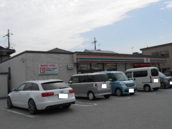 セブンイレブン平田小学校前店様まで570m