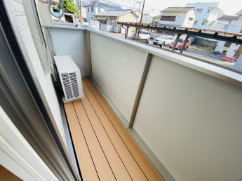 【バルコニー】