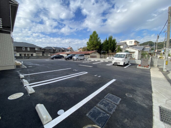 【駐車場】