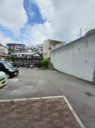 【駐車場】