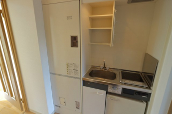 電気温水器です。深夜にお湯を沸かします。