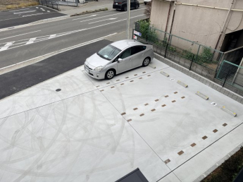 【駐車場】