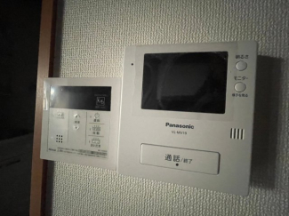 モニターホンと給湯器のリモコンです